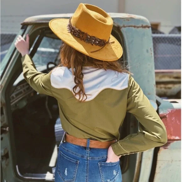 Western Olive Green Shirt with Horse Print - Picture 3 of 8